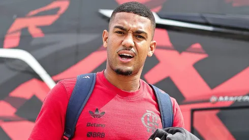 Samuel Lino vem apresentando um desempenho abaixo e deve ser barrado no próximo jogo – Fotos: Gilvan de Souza/Flamengo