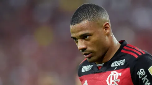 De La Cruz tem contrato até 2028 no Fla.