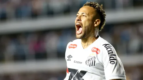 SP – SANTOS – 19/11/2025 – BRASILEIRO A 2025, SANTOS X MIRASSOL – Neymar Jr. jogador do Santos comemora seu gol durante partida contra o Mirassol no estadio Vila Belmiro pelo campeonato Brasileiro A 2025. Foto: Mauricio De Souza/AGIF