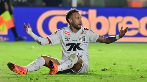 Santos está na briga contra o rebaixamento. Foto: Jota Erre/AGIF