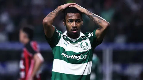 SP – SAO PAULO – 19/11/2025 – BRASILEIRO A 2025, PALMEIRAS X VITORIA – Allan jogador do Palmeiras lamenta durante partida contra o Vitoria no estadio Arena Allianz Parque pelo campeonato Brasileiro A 2025. Foto: Ettore Chiereguini/AGIF