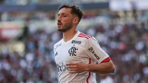 Viña em campo pelo Flamengo. Foto: Thiago Vasconcelos Dos Santos/AGIF