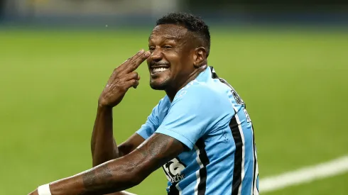 Edenílson, mediocampista ofensivo del Grêmio en un partido del campeonato brasileño (Foto: Pedro H. Tesch/Getty Images)