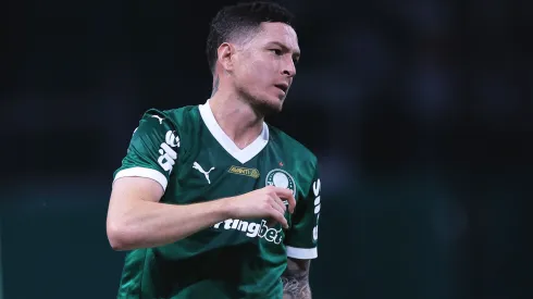 Aníbal Moreno, jugador del Palmeiras, durante un partido contra el Atlético-MG en el estadio Arena Allianz Parque por el campeonato Brasileño A 2025. Foto: Ettore Chiereguini/AGIF