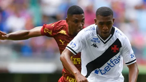 Em jogo de duas expulsões, Vasco perde para o Bahia fora e fica no