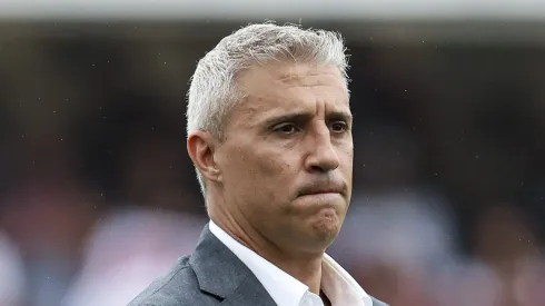 Hernán Crespo, técnico do São Paulo em partida pelo campeonato brasileiro (Foto: Ricardo Moreira/Getty Images)
