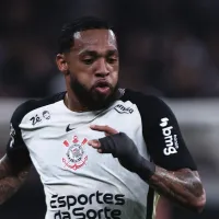 Martínez é expulso após cotovelada em Matheus Pereira durante Cruzeiro x Corinthians pelo Brasileirão Betano