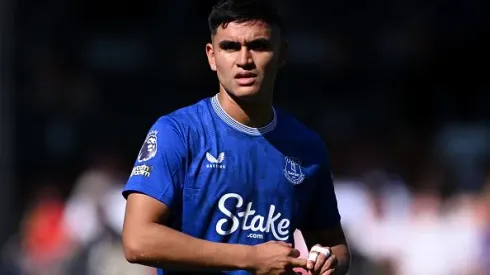 Ex-Flamengo, Alcaraz durante partida entre Fulham e Everton, pela Premier League. Foto: Justin Setterfield