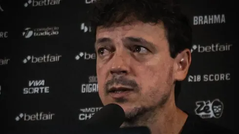 Diniz em coletiva do Vasco