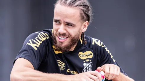 Meio-campista ainda não se firmou – Foto: Raul Baretta/Santos FC.