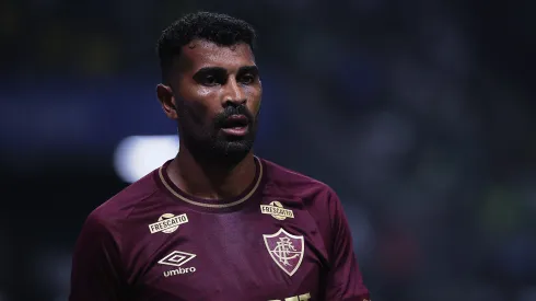 Tiago Santos ainda é dúvida no Fluminense para 2026 – Foto: Ettore Chiereguini/AGIF