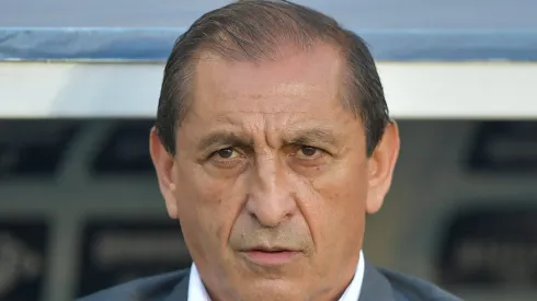 Ramon Díaz voltou a apostar no contestado Borré diante do Santos