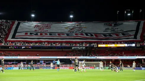 SP – SAO PAULO – 24/08/2025 – BRASILEIRO A 2025, SAO PAULO X ATLETICO-MG – Torcedores do Sao Paulo durante a partida contra o Atletico no estadio Morumbis em Sao Paulo (SP), pelo campeonato Brasileiro A 2025. Foto: Marlon Costa/AGIF
