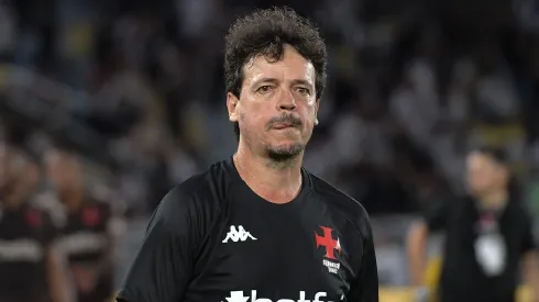 Fernando Diniz é respaldado pela diretoria do Vasco diante do momento conturbado – Foto: Thiago Ribeiro/AGIF