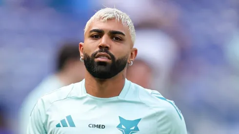 MG – BELO HORIZONTE – 01/11/2025 – BRASILEIRO A 2025, CRUZEIRO X VITORIA – Gabriel Barbosa Gabigol jogador do Cruzeiro durante aquecimento antes da partida contra o Vitoria no estadio Mineirao pelo campeonato Brasileiro A 2025.