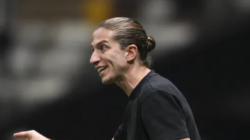 Filipe Luís, técnico do Flamengo em partida pelo campeonato brasileiro (Foto: Pedro Vilela/Getty Images)