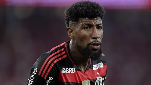 RJ – RIO DE JANEIRO – 19/10/2025 – BRASILEIRO A 2025, FLAMENGO X PALMEIRAS – Emerson Royal jogador do Flamengo durante partida contra o Palmeiras no estadio Maracana pelo campeonato Brasileiro A 2025. Foto: Thiago Ribeiro/AGIF