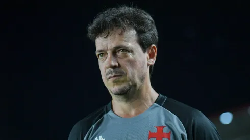 RJ – RIO DE JANEIRO – 02/11/2025 – BRASILEIRO A 2025, VASCO X SAO PAULO – Fernando Diniz tecnico do Vasco durante partida contra o Sao Paulo no estadio Sao Januario pelo campeonato Brasileiro A 2025. Foto: Thiago Ribeiro/AGIF