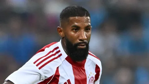 Rodinei, lateral-direito do Olympiacos – Foto: Giuseppe Bellini/Getty Images