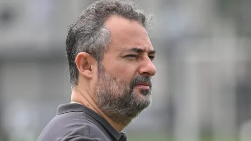 Mattos em treino no CT Rei Pelé – Foto: Jota Erre/AGIF