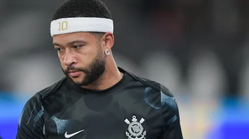 Memphis Depay ainda tem o futuro em incógnita no Parque São Jorge