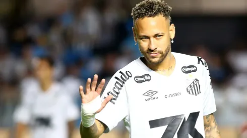 SP – SANTOS – 19/11/2025 – BRASILEIRO A 2025, SANTOS X MIRASSOL – Neymar Jr. jogador do Santos durante partida contra o Mirassol no estadio Vila Belmiro pelo campeonato Brasileiro A 2025. Foto: Mauricio De Souza/AGIF