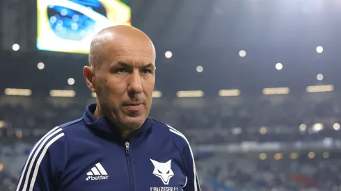 MG – BELO HORIZONTE – 23/11/2025 – BRASILEIRO A 2025, CRUZEIRO X CORINTHIANS – Leonardo Jardim tecnico do Cruzeiro durante partida contra o Corinthians no estadio Mineirao pelo campeonato Brasileiro A 2025. Foto: Gilson Lobo/AGIF