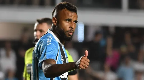 Alex Santana tem custo acima de R$ 500 mil por mês e não ficará para 2026 no Imortal