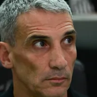 Vojvoda no Santos: boas ideias, convicções rígidas e o desafio de fazer o time reagir