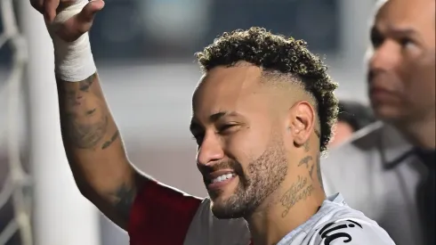 SP – SANTOS – 28/11/2025 – BRASILEIRO A 2025, SANTOS X SPORT – Neymar Jr jogador do Santos deixa o campo apos partida contra o Sport no estadio Vila Belmiro pelo campeonato Brasileiro A 2025. Foto: Jota Erre/AGIF