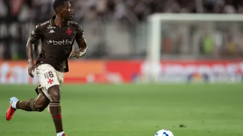 RJ – RIO DE JANEIRO – 08/11/2025 – BRASILEIRO A 2025, VASCO X JUVENTUDE – Cuesta jogador do Vasco durante partida contra o Juventude no estadio Sao Januario pelo campeonato Brasileiro A 2025. Foto: Jorge Rodrigues/AGIF