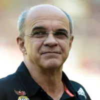 Bandeira de Mello é ovacionado por torcedores do Flamengo em Lima antes da final da Libertadores