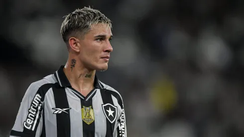 Mateo Ponte ganha vaga de titular no Botafogo. Foto: Thiago Ribeiro/AGIF