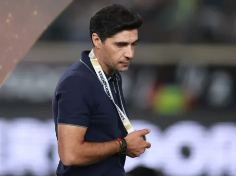 Abel Ferreira ironizando arbitragem na final da Libertadores