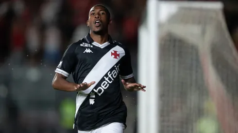 Rayan comemorando pelo Vasco contra o Internacional – Foto: Jorge Rodrigues/AGIF