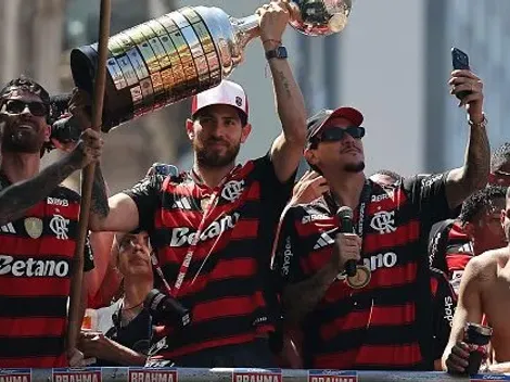 Taça da Libertadores é remendada após quebrar em comemoração do Flamengo