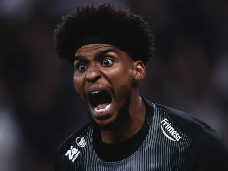 Hugo Souza protagoniza lance impressionante em chute de Savarino