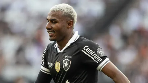 Cuiabano jogador do Botafogo durante partida contra o Corinthians – Foto: Joisel Amaral/AGIF