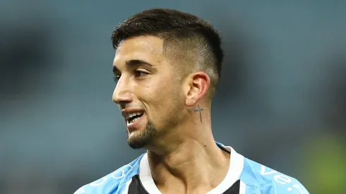 Cristian Olivera, atacante do Grêmio em partida pelo campeonato brasileiro (Foto: Pedro H. Tesch/Getty Images)