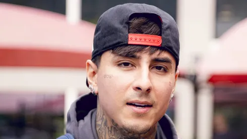 Erick Pulgar durante viagem para enfrentar o próximo compromisso da equipe