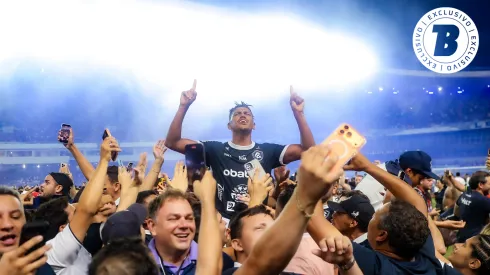 Pedro Rocha comemorando o acesso do Remo. Foto: Fernando Torres/AGIF