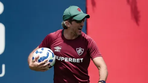 Zubeldía comanda treino no CT Carlos Castilho