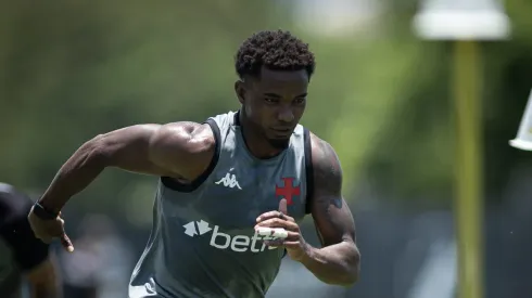 Thiago Mendes durante treino desta segunda-feira (1)