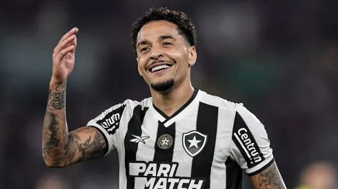 Volante deixou um recado – Foto: Thiago Ribeiro/AGIF.