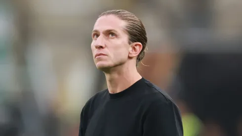 Filipe Luís, técnico do Flamengo em partida pelo campeonato brasileiro (Foto: Hector Vivas/Getty Images)