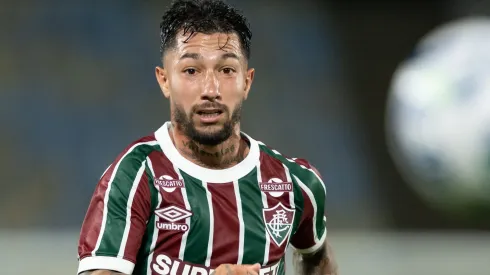 Lucho Acosta enfrentará o Grêmio pendurado com dois cartões amarelos