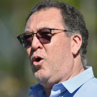 Marcelo Teixeira fala demais e aumenta pressão após alegar obrigação do Santos de permanecer na Série A