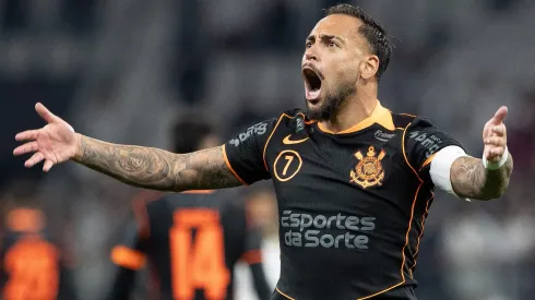 SP – SAO PAULO – 18/10/2025 – BRASILEIRO A 2025, CORINTHIANS X ATLETICO-MG – Maycon jogador do Corinthians comemora seu gol durante partida contra o Atletico-MG no estadio Arena Corinthians pelo campeonato Brasileiro A 2025. Foto: Joisel Amaral/AGIF