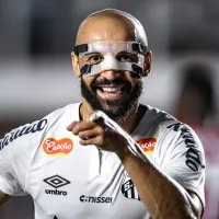 Thaciano aparece entre os relacionados do Santos mesmo com rumores sobre possível transferência