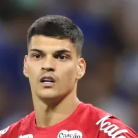 Flamengo define qual novo goleiro deseja comprar e avança por Gabriel Brazão, destaque do Santos